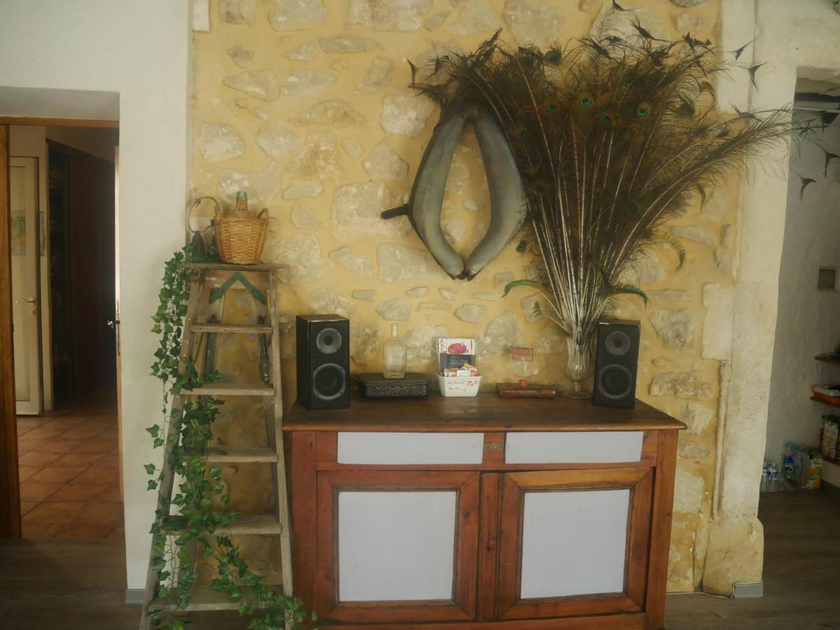 La Feniere Bed and Breakfast Vénéjan Εξωτερικό φωτογραφία