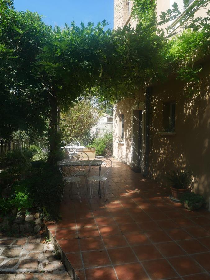 La Feniere Bed and Breakfast Vénéjan Εξωτερικό φωτογραφία