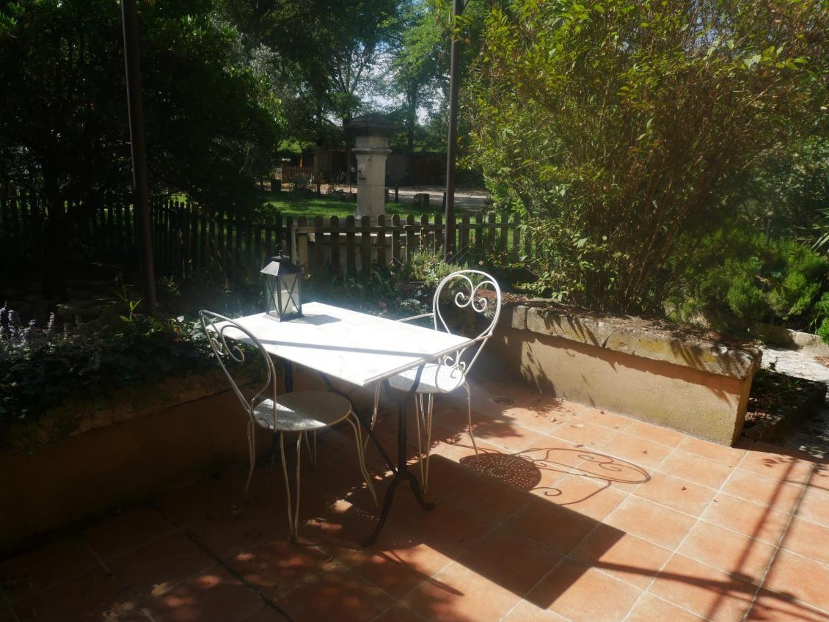 La Feniere Bed and Breakfast Vénéjan Εξωτερικό φωτογραφία