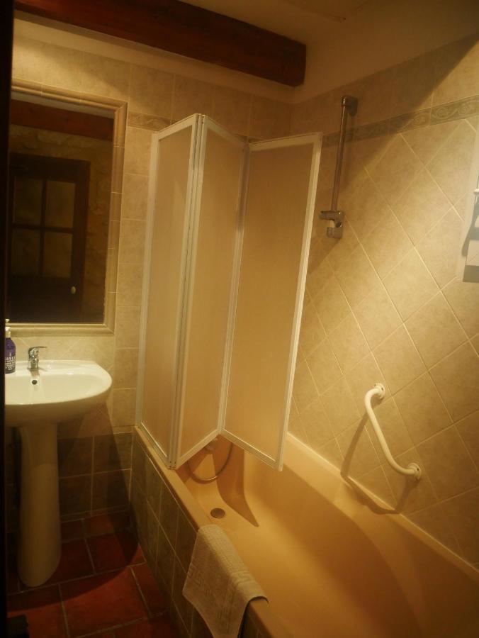 La Feniere Bed and Breakfast Vénéjan Εξωτερικό φωτογραφία