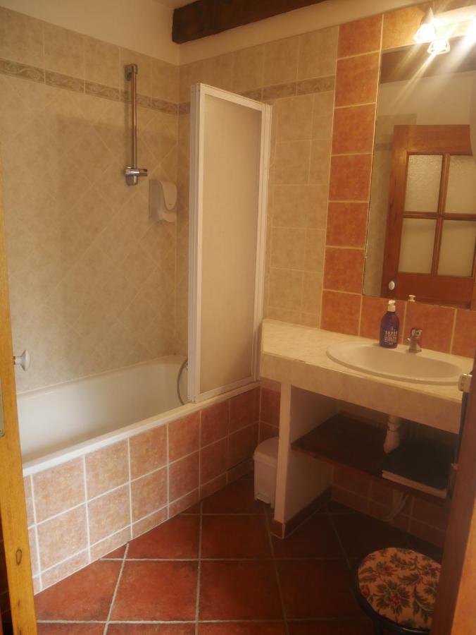 La Feniere Bed and Breakfast Vénéjan Εξωτερικό φωτογραφία