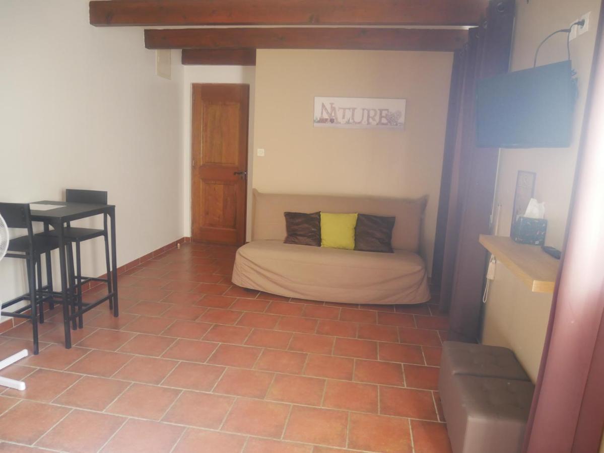 La Feniere Bed and Breakfast Vénéjan Εξωτερικό φωτογραφία