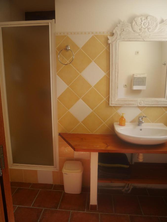 La Feniere Bed and Breakfast Vénéjan Εξωτερικό φωτογραφία