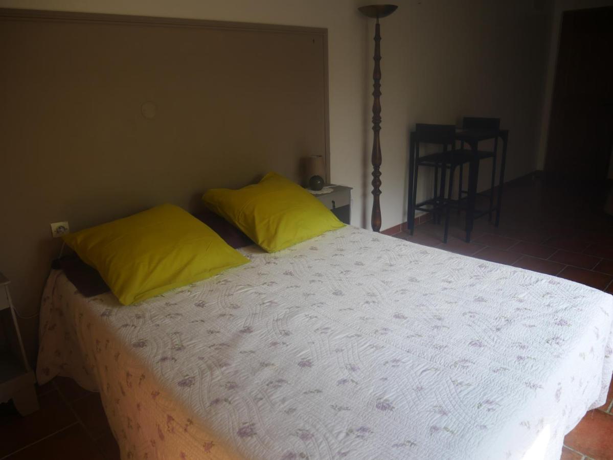 La Feniere Bed and Breakfast Vénéjan Εξωτερικό φωτογραφία
