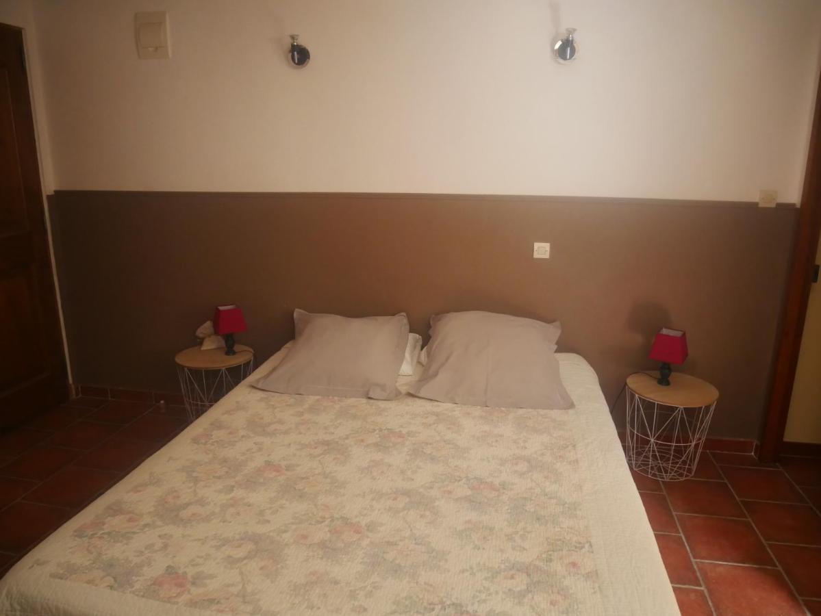 La Feniere Bed and Breakfast Vénéjan Εξωτερικό φωτογραφία