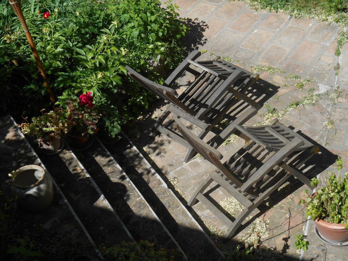 La Feniere Bed and Breakfast Vénéjan Εξωτερικό φωτογραφία
