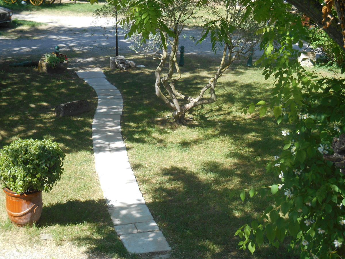 La Feniere Bed and Breakfast Vénéjan Εξωτερικό φωτογραφία