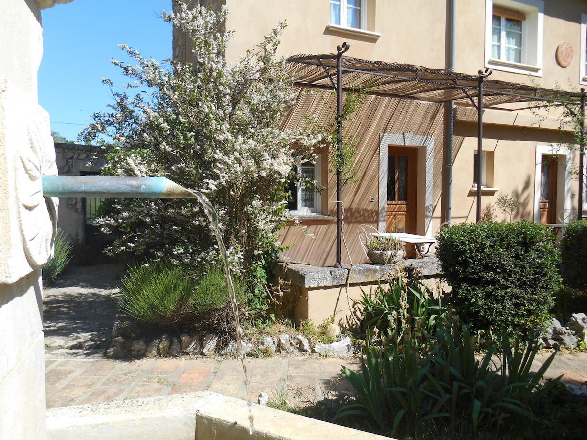 La Feniere Bed and Breakfast Vénéjan Εξωτερικό φωτογραφία