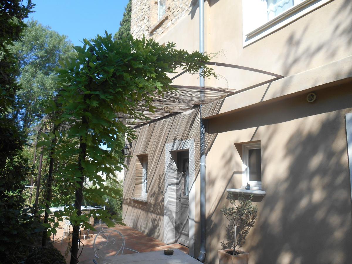 La Feniere Bed and Breakfast Vénéjan Εξωτερικό φωτογραφία